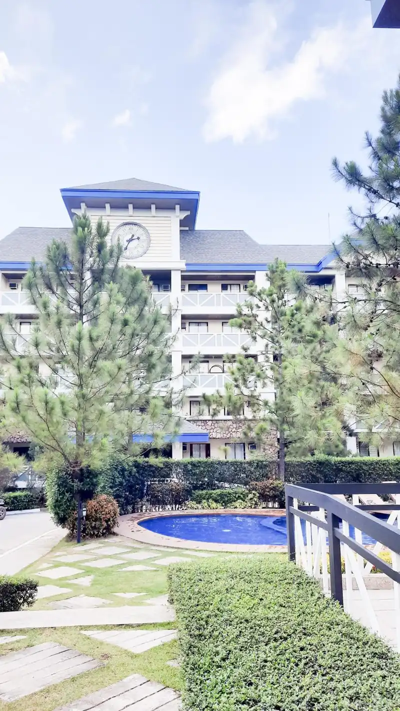 Sleep in Mono at Pine Suites Tagaytay