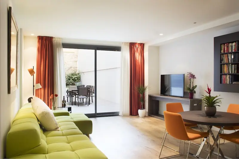 Cosmo Apartments Passeig de Gràcia, Barcelona, photograph 1 of 27