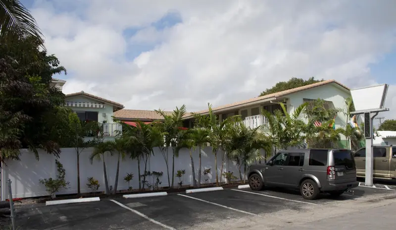 The Big Coconut Guesthouse - Gay Men's Resort