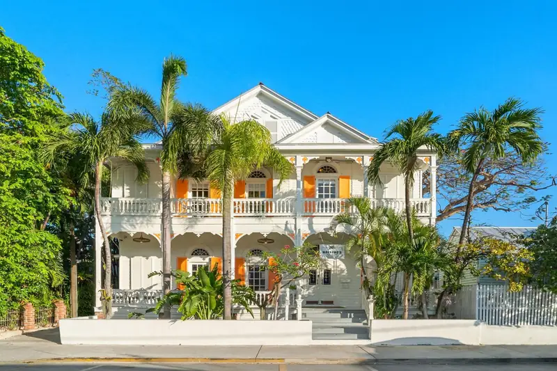 Marreros Guest Mansion - Adult Only