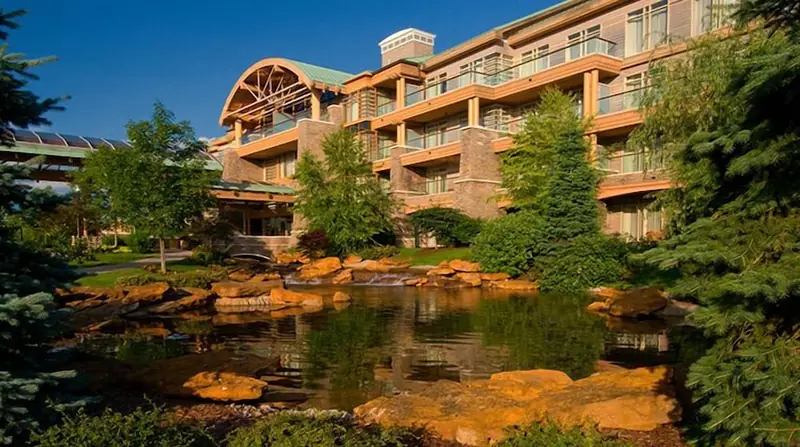 The Lodge at Turning Stone Resort Casino, Verona, photograph 1 of 9
