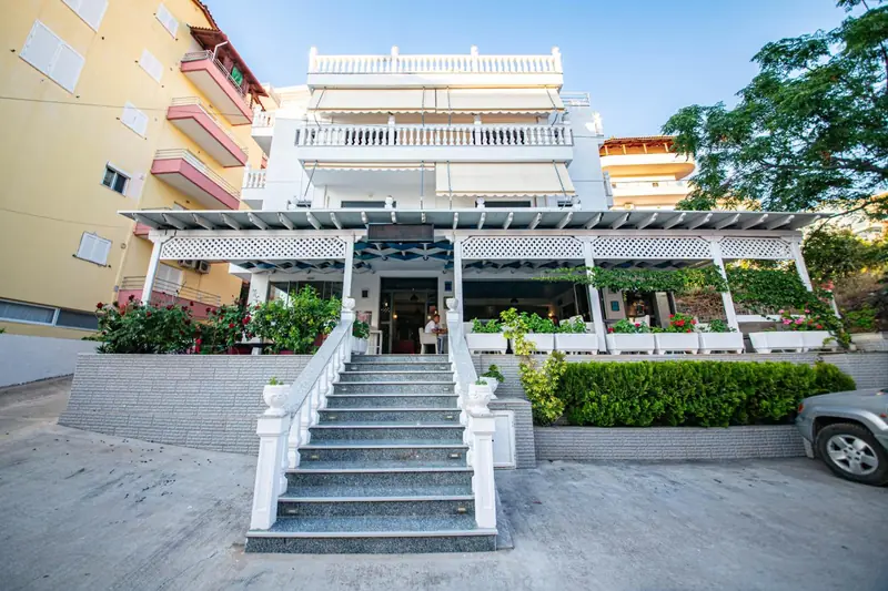 Hotel Primavera, Sarandë, photograph 1 of 39