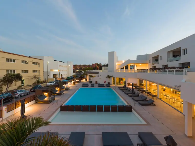 001 HIGOS BEACH BOUTIQUE Singular Hotel Residence
