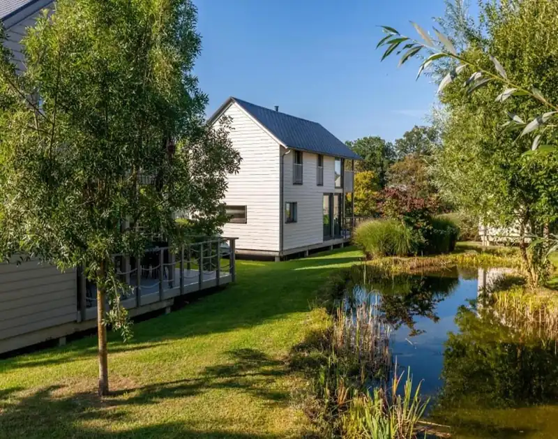 Lakeside Villa With Sauna