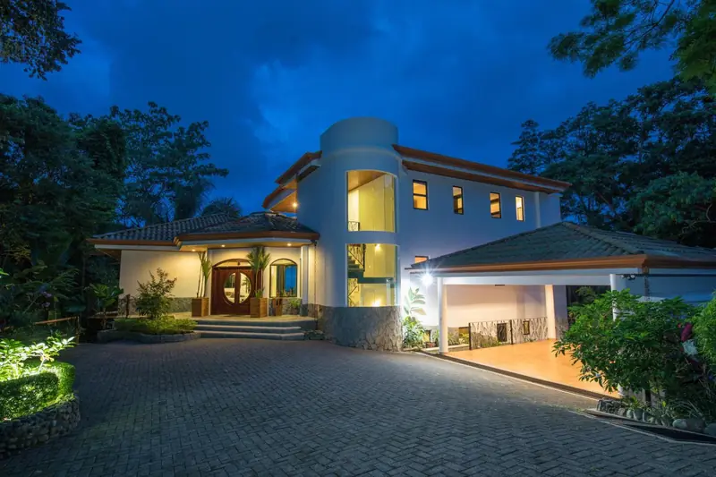 Casa Anjali by Sandglass