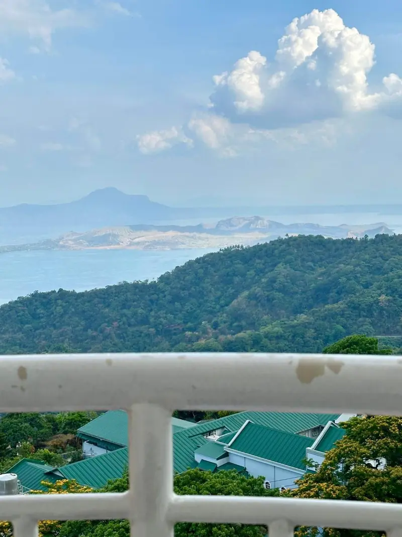 The Two Captain's Place - Tagaytay Prime Residences 19th floor TAAL VIEW, Tagaytay, photograph 1 of 18