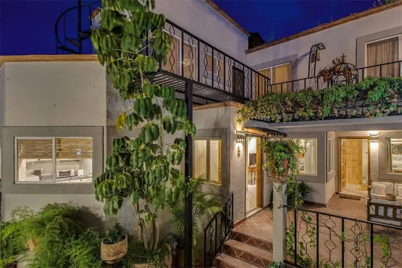 Pied à Terre at Casitas Aparicio