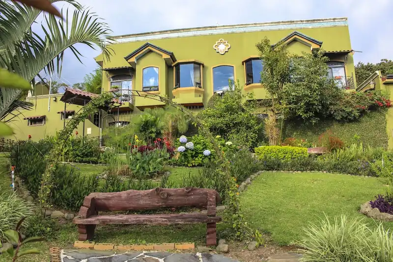 Casas del Toro Monteverde