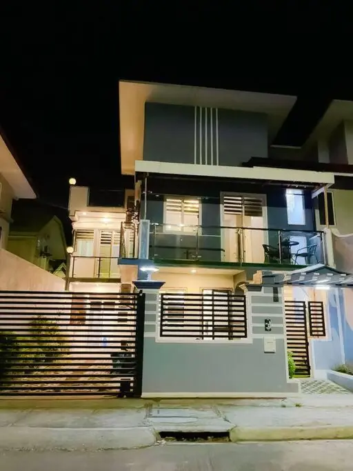 Cai Residence - Stylish 2BR Staycation near EK & Tagaytay Gateway